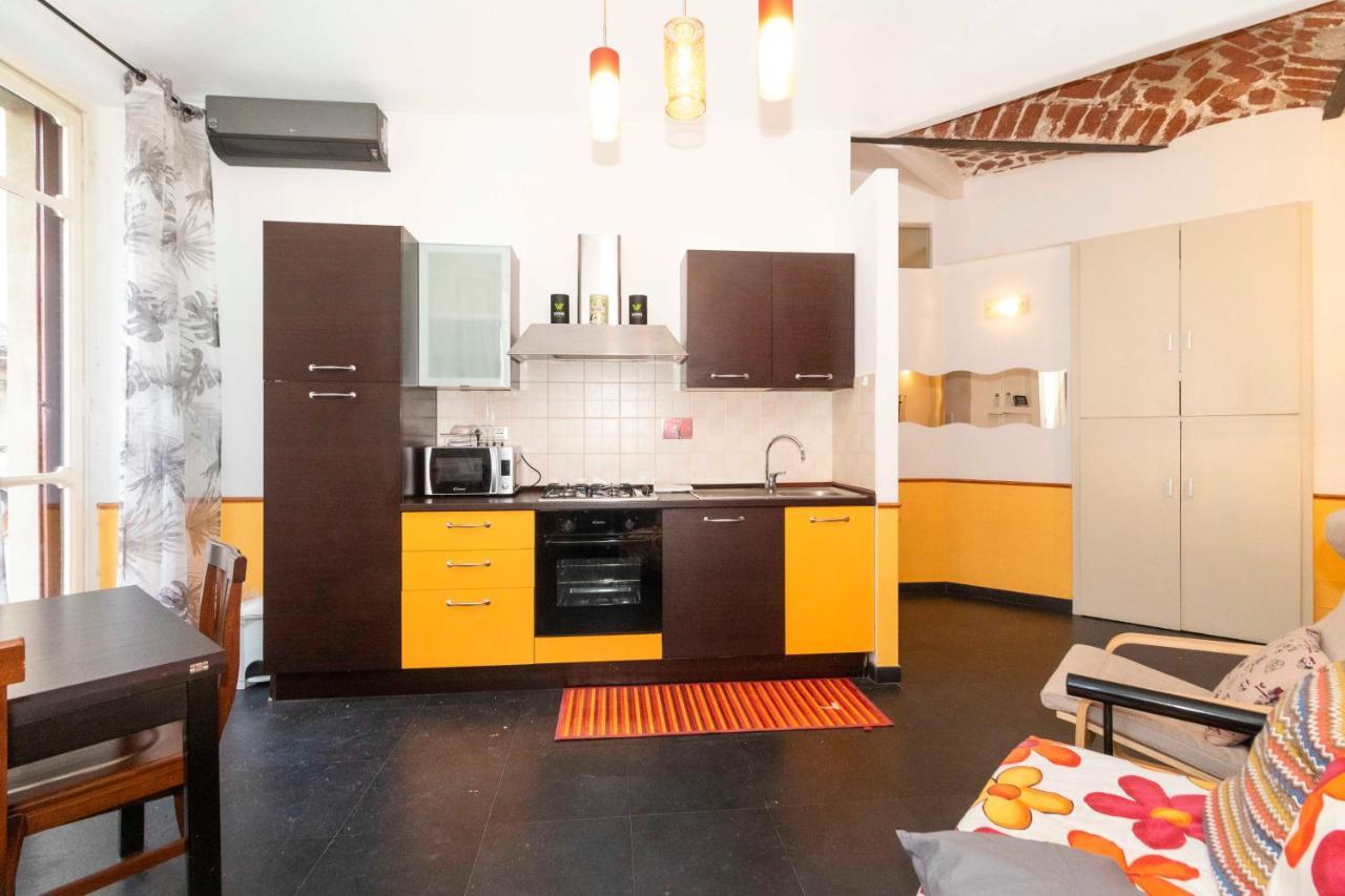 Colourful & Cozy Cenisia Apartment