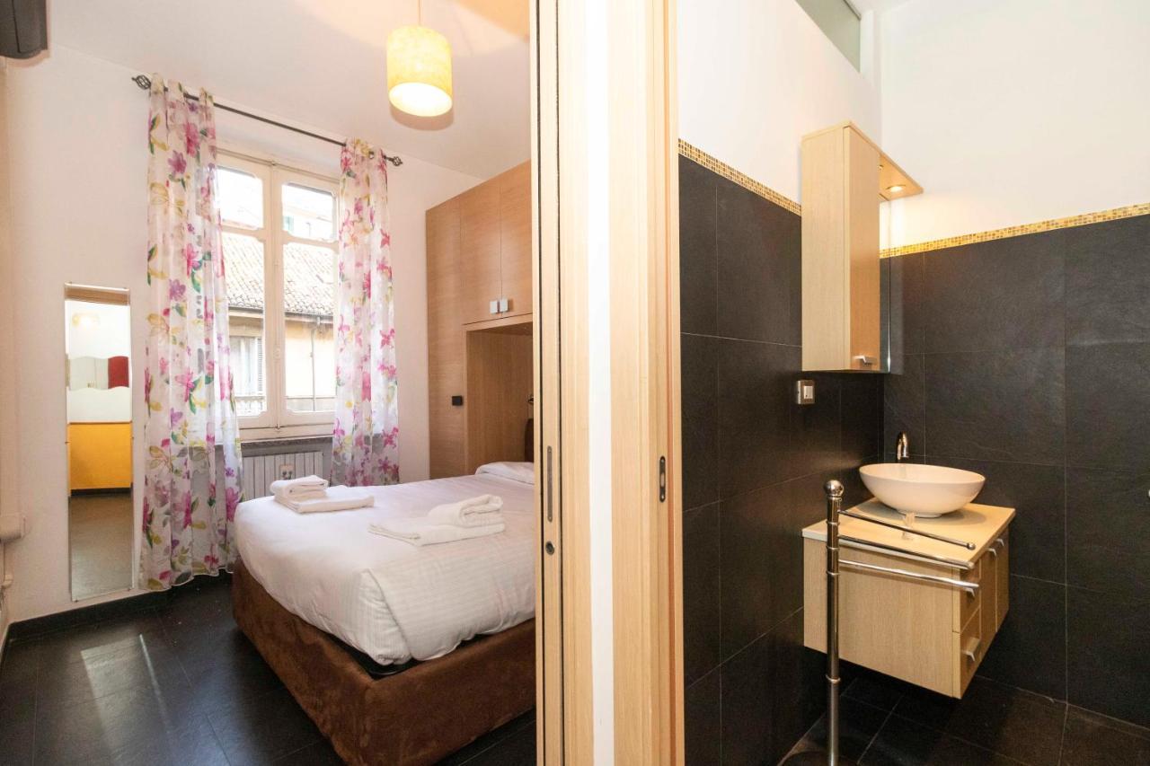 Colourful & Cozy Cenisia Apartment *
