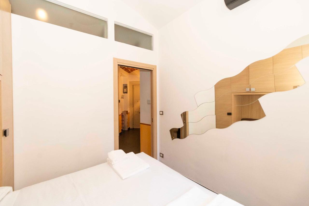 Colourful & Cozy Cenisia Apartment